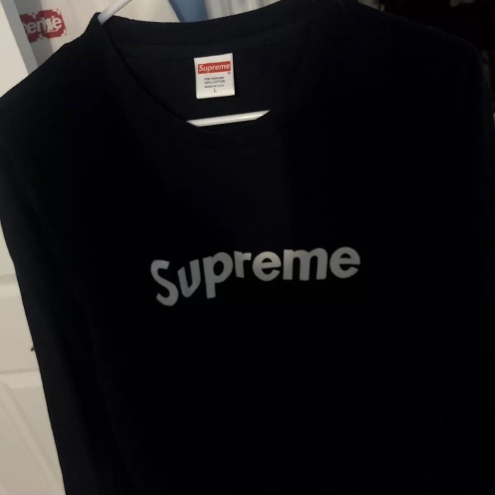 Supreme - Picture 9 of 9